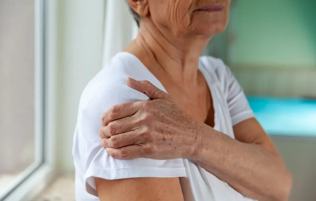 Muita dor no ombro após artroscopia sintomas, tratamentos e recomendações